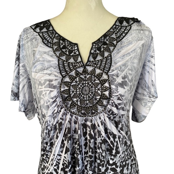 World Unity Women's S black and white casual dress open shoulders and sequin - Picture 4 of 15